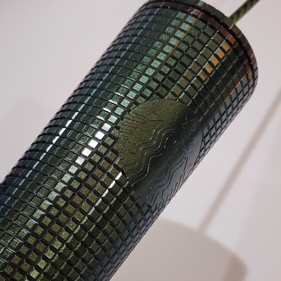 Starbucks Holiday 2021 Tumbler Venti Green Glitter Grid, Limited Edition | 24 Oz - Picture 1 of 14